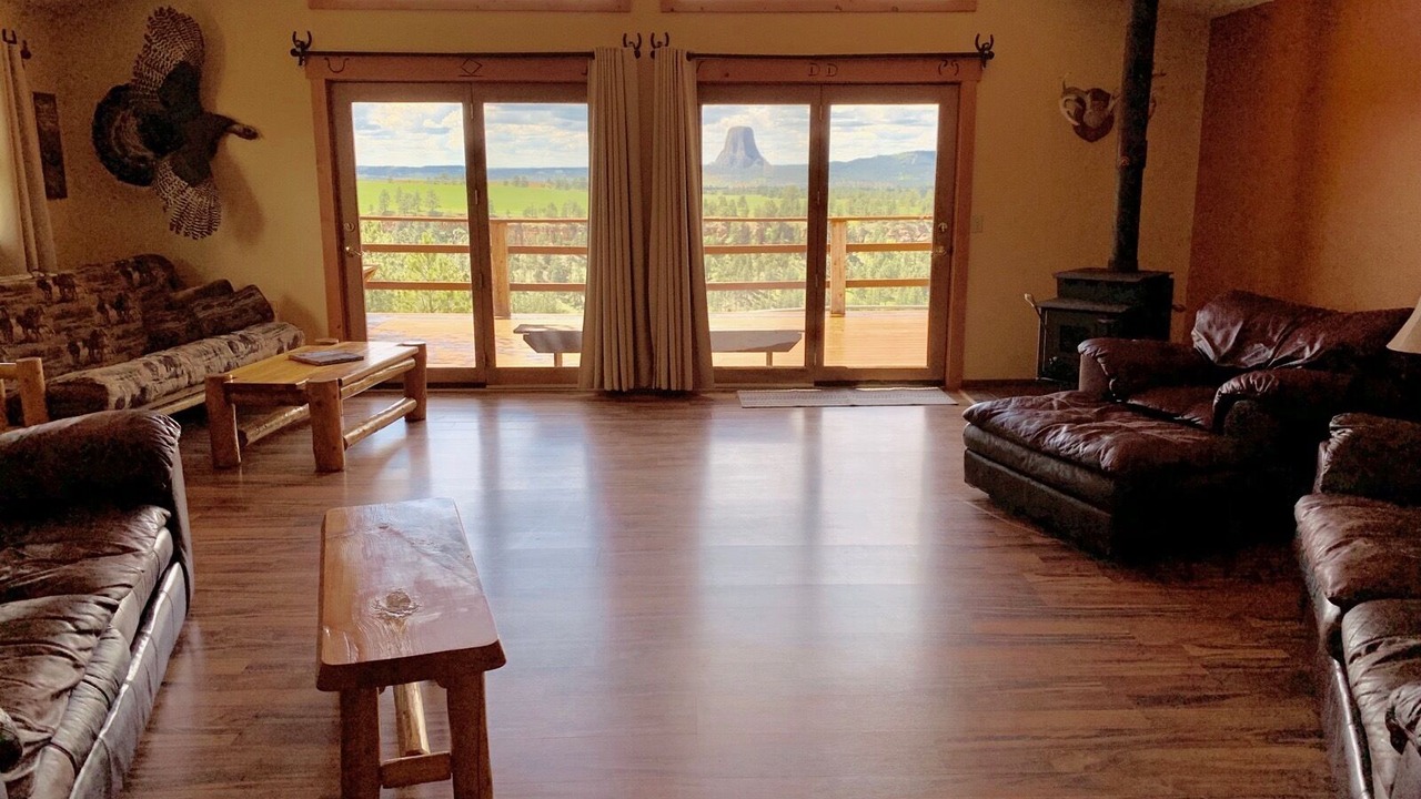 Photo of Livingroom in Devils Tower