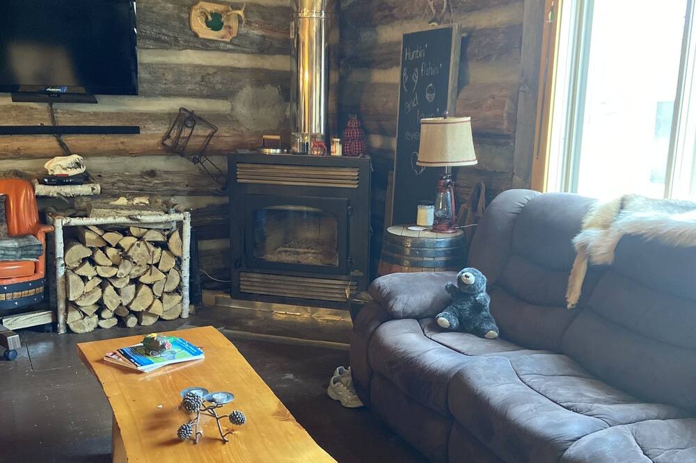 Photo of Livingroom in Lanark Highlands