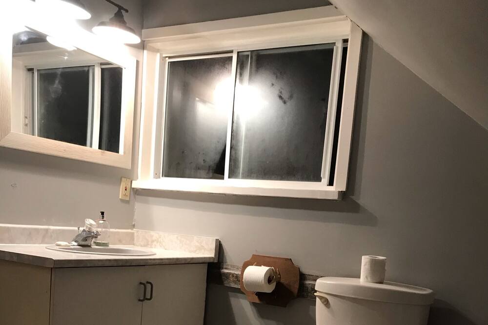 Photo of Bathroom in Lanark Highlands
