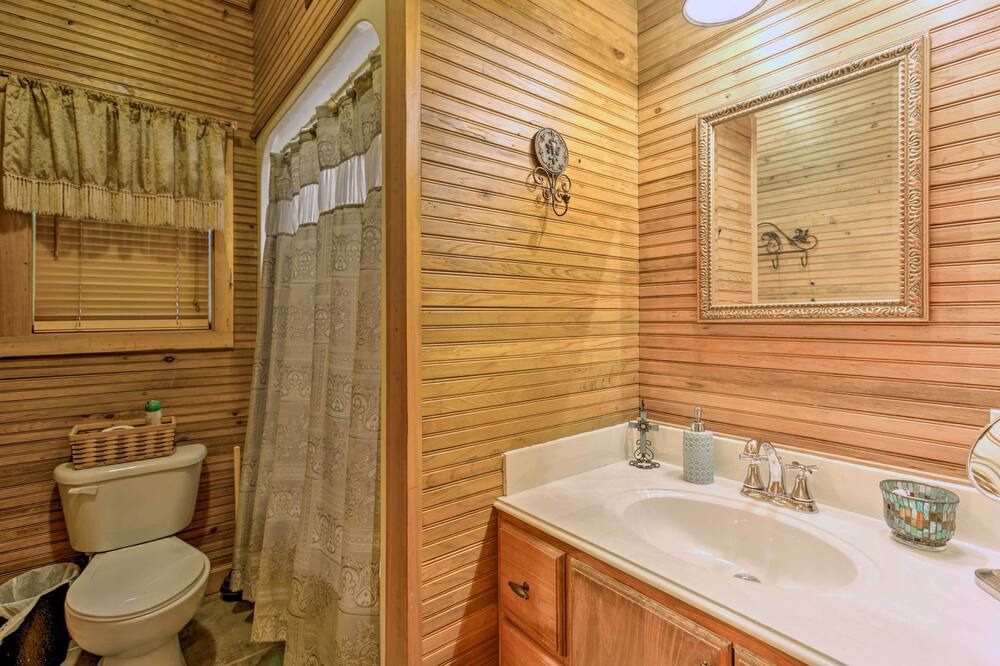 Photo of Bathroom in Florien