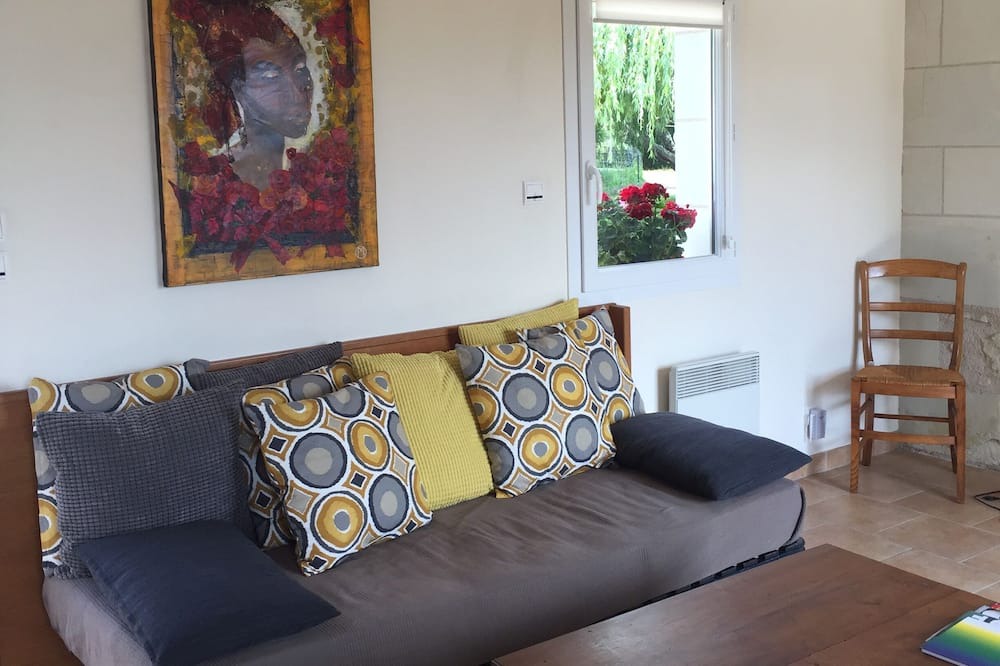Photo of Livingroom in Rigny-Usse