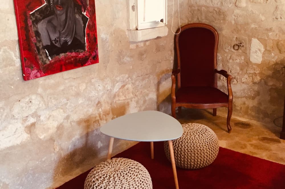 Photo of Livingroom in Rigny-Usse