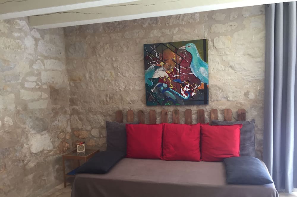 Photo of Livingroom in Rigny-Usse