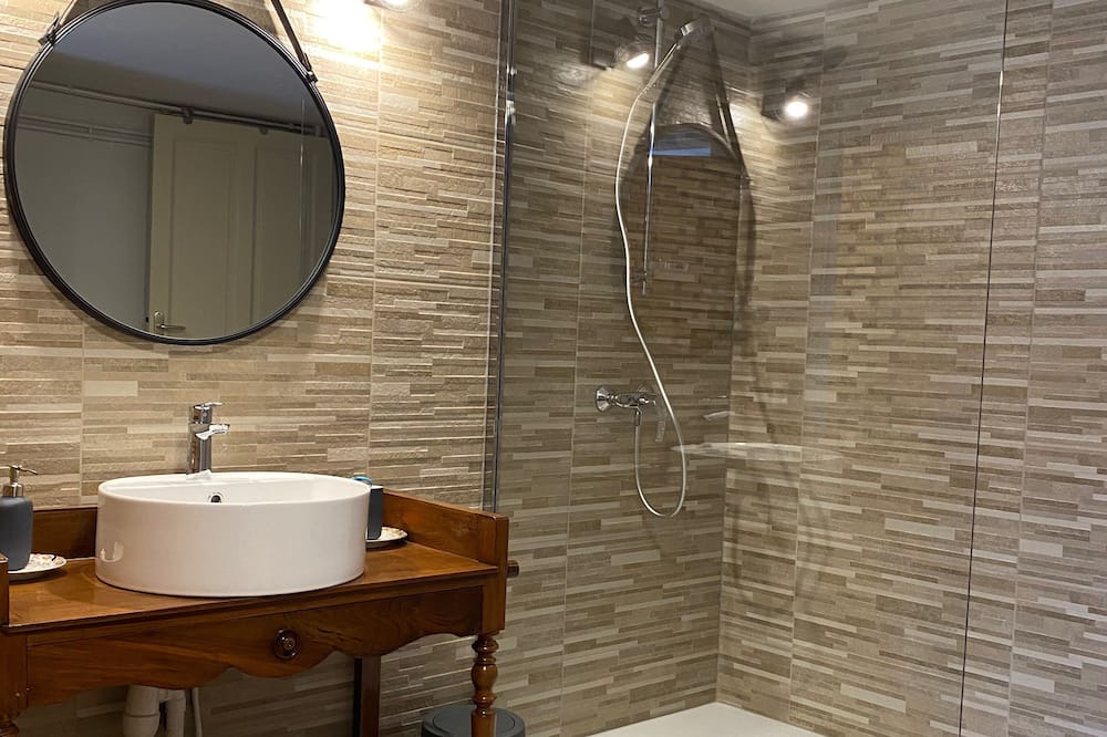 Photo of Bathroom in Rigny-Usse