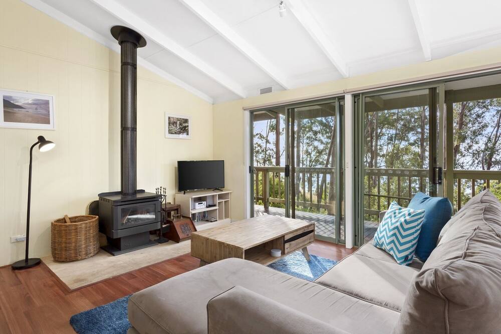 Photo of Livingroom in Wye River