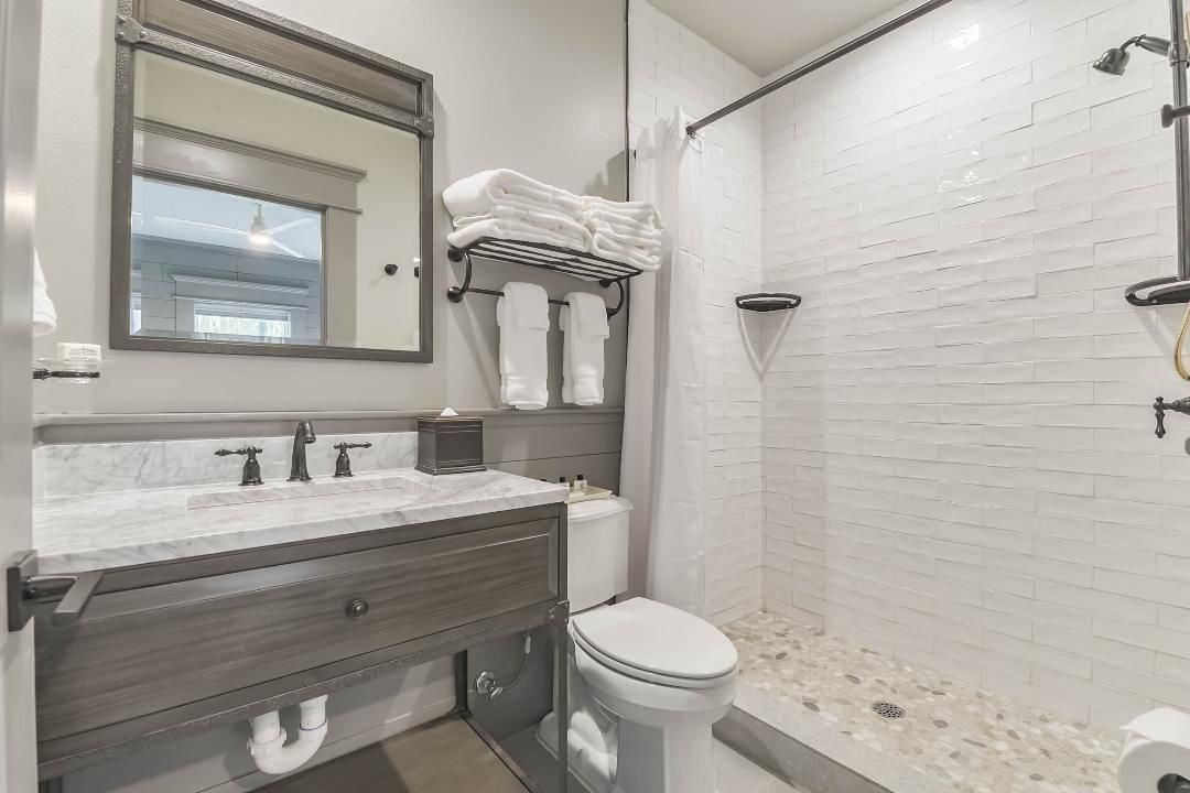 Photo of Bathroom in Hitchcock