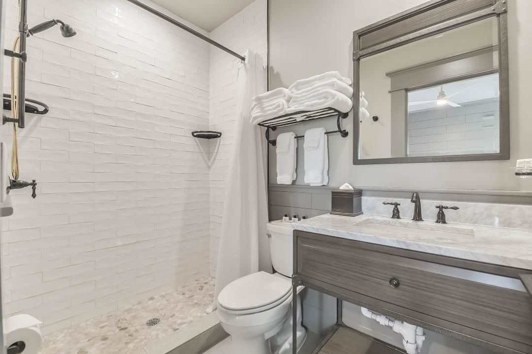 Photo of Bathroom in Hitchcock