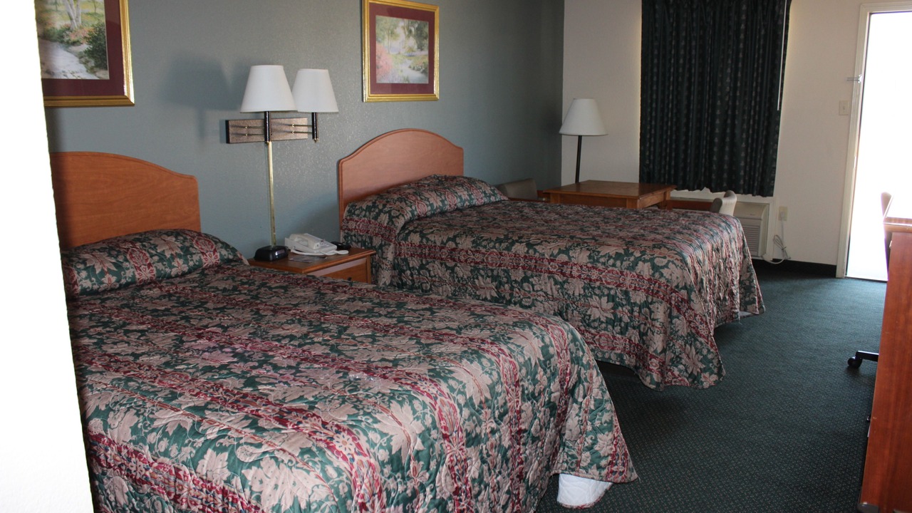 Photo of Others in Wynne