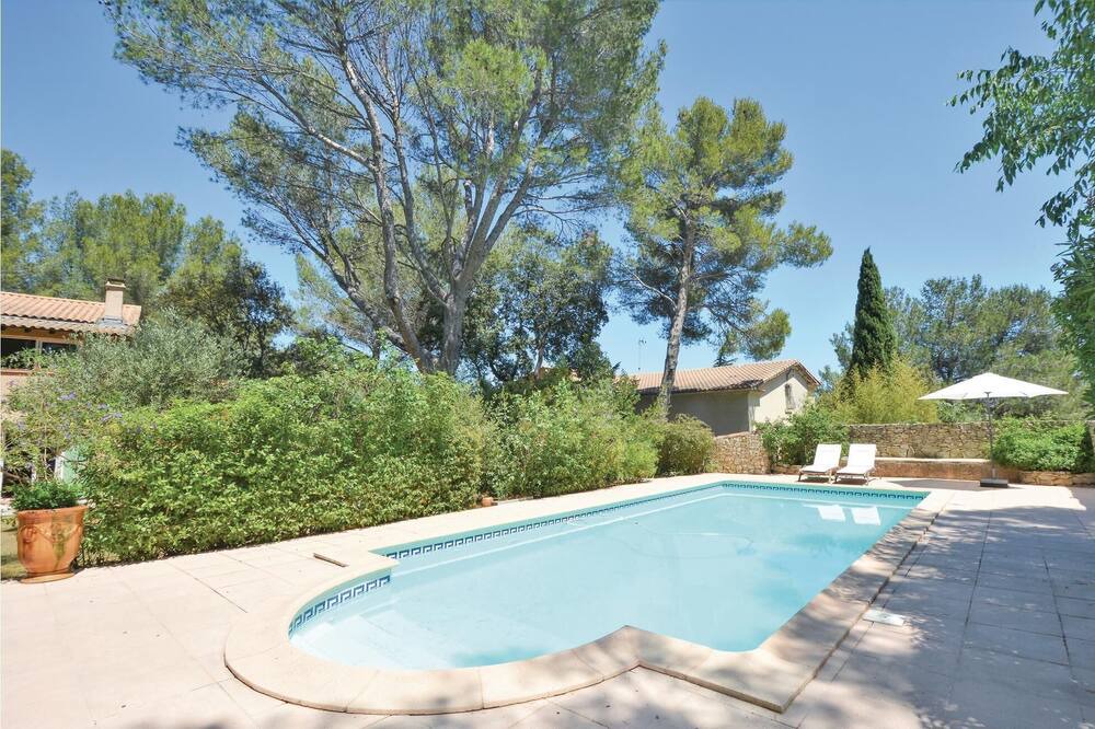 Photo of Outdoor in Caremeau