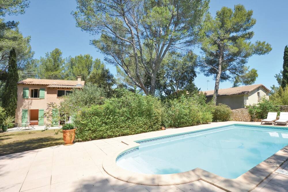 Photo of Outdoor in Caremeau