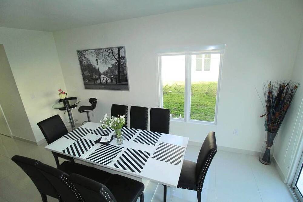 Photo of Livingroom in Princeton