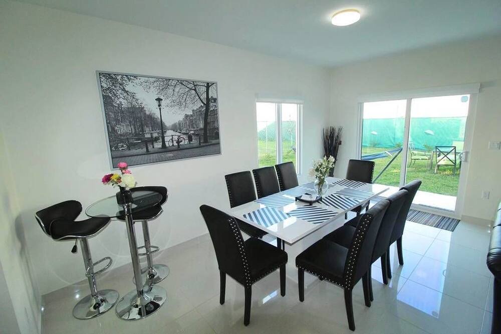 Photo of Livingroom in Princeton