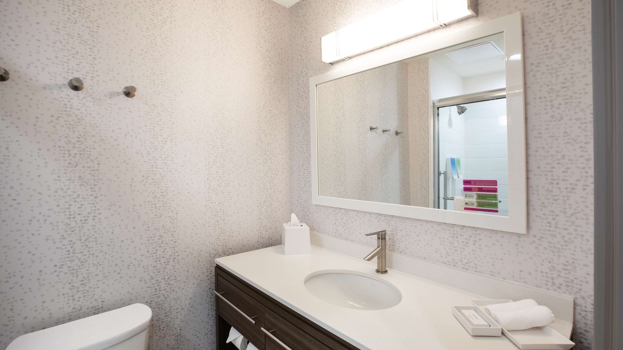 Photo of Bathroom in Greater Greenspoint
