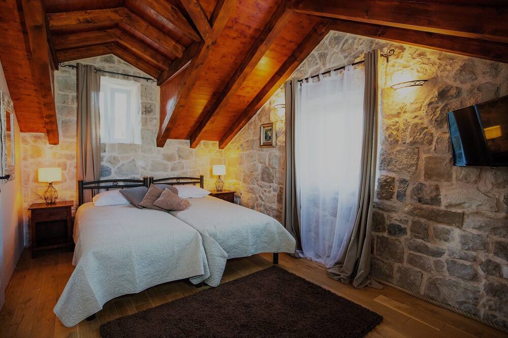 Photo of Bedroom in Komaji