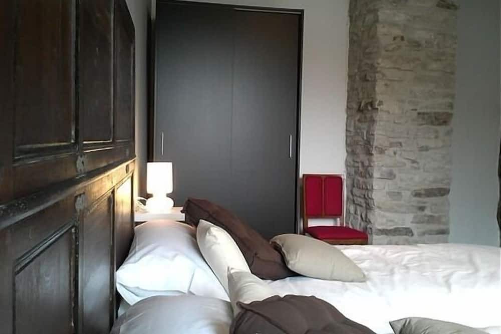 Photo of Bedroom in Goni