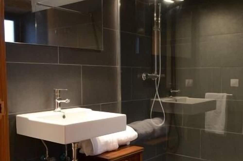 Photo of Bathroom in Goni