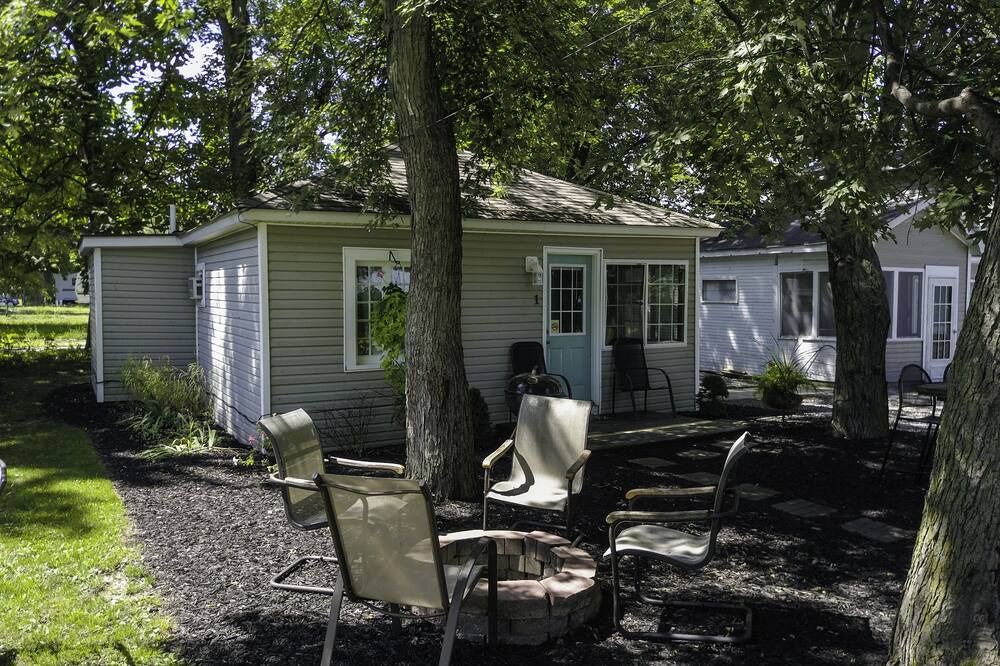 Photo of Outdoor in Lakeview