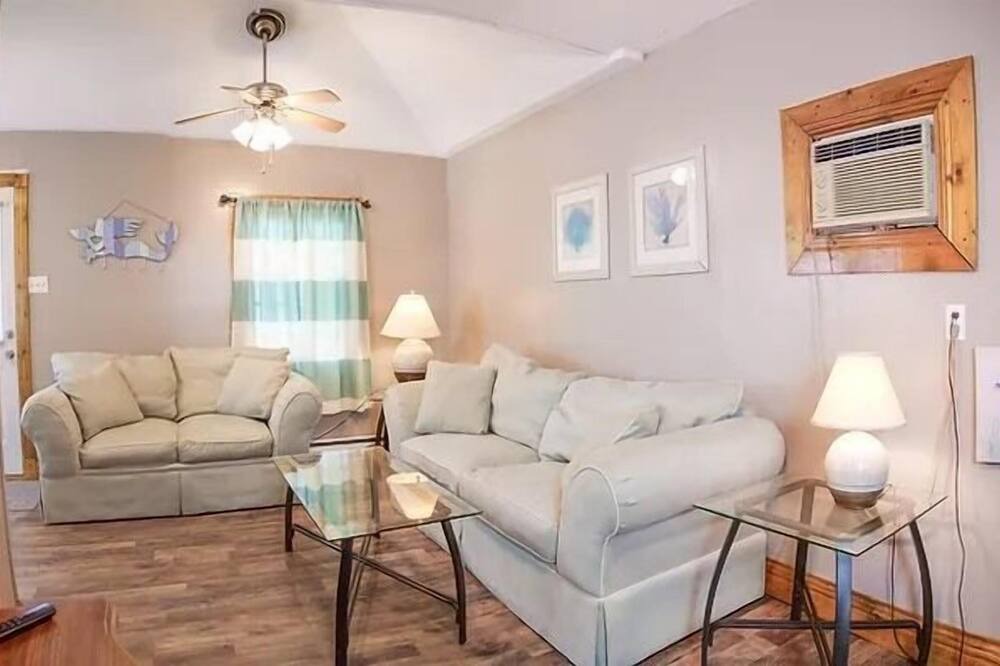 Photo of Bedroom in Lakeview