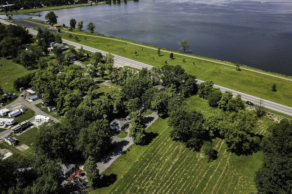 Photo of Outdoor in Lakeview