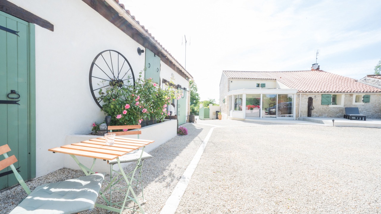 Photo of Patio Balcony in Saint-Aubin-la-Plaine