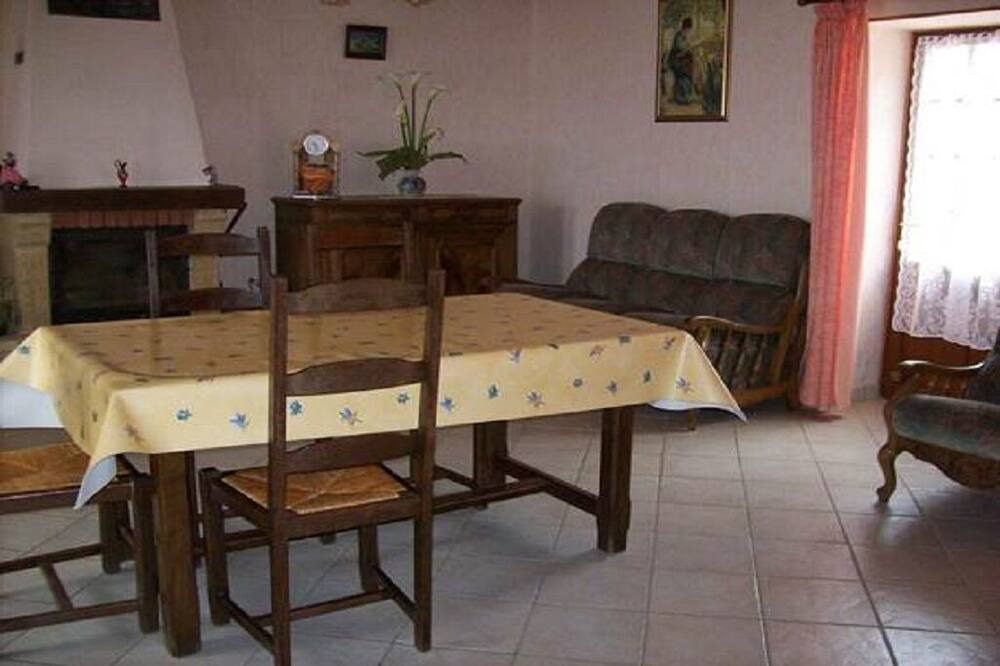 Photo of Kitchen in Curzon