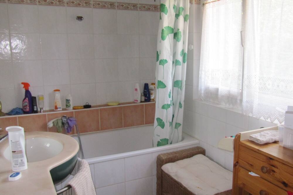 Photo of Bathroom in Genthod