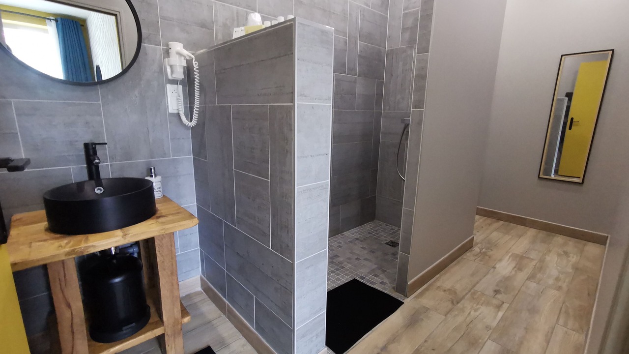 Photo of Bathroom in Sailly-Flibeaucourt