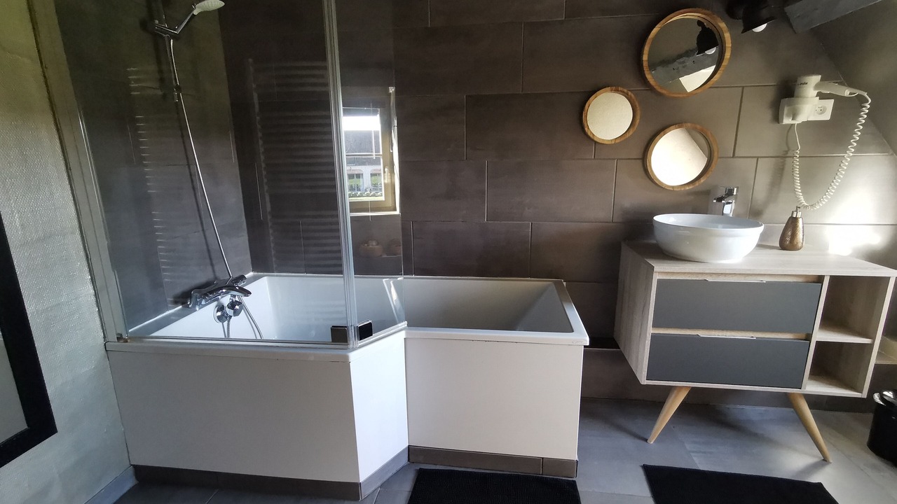 Photo of Bathroom in Sailly-Flibeaucourt