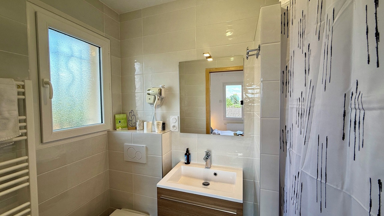 Photo of Bathroom in Beynost