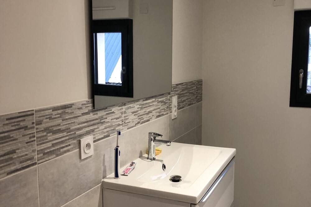 Photo of Bathroom in Pleslin-Trigavou