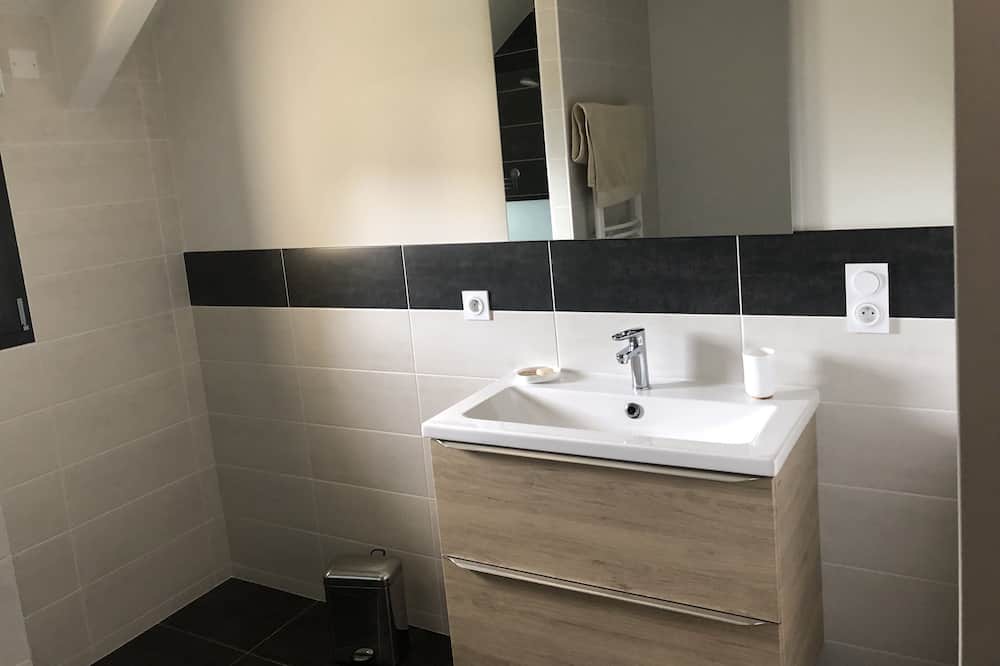 Photo of Bathroom in Pleslin-Trigavou