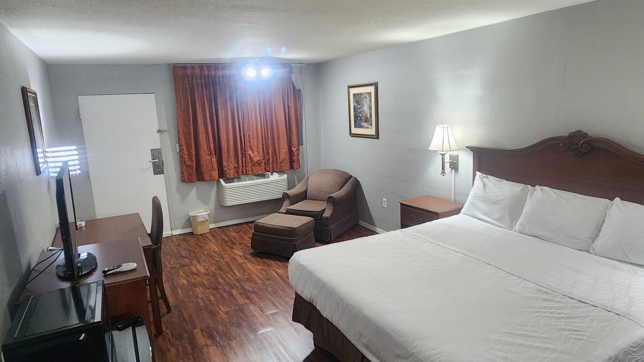 Photo of Bedroom in Lampasas