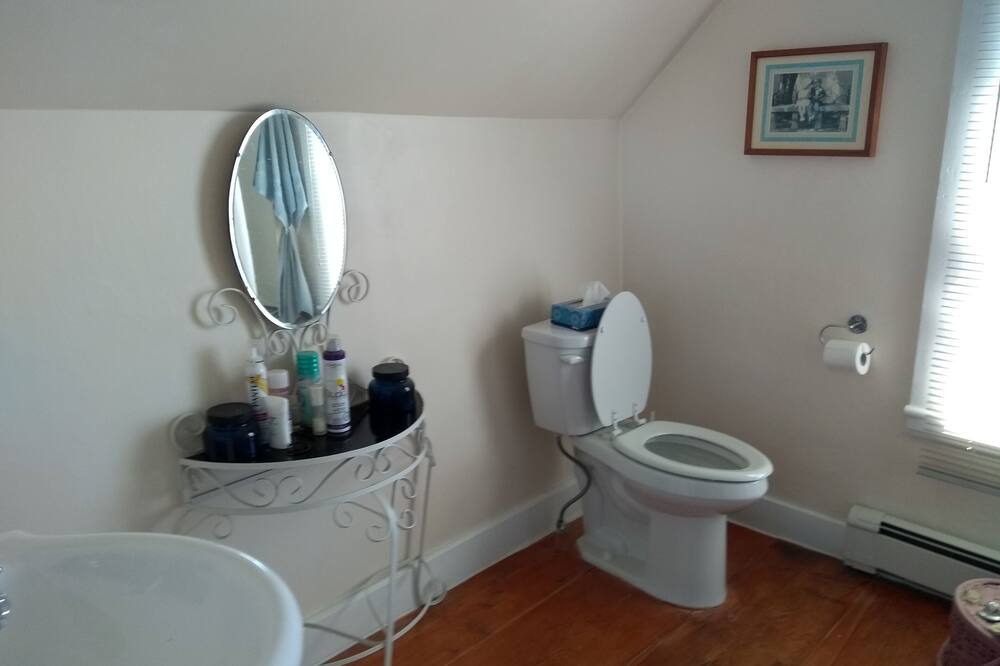 Photo of Bathroom in Meteghan