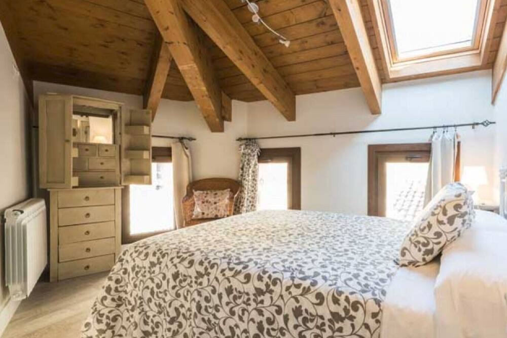 Photo of Bedroom in Adahuesca
