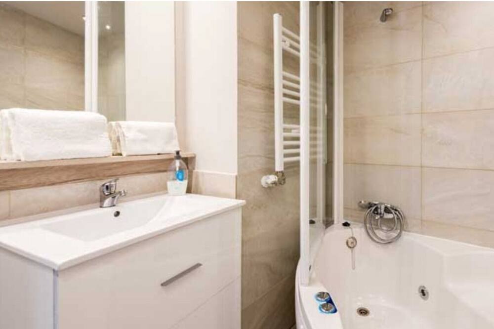 Photo of Bathroom in Adahuesca