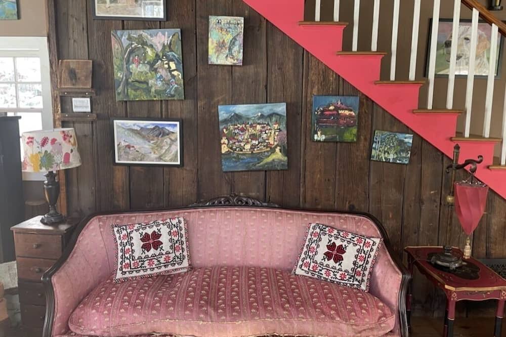 Photo of Livingroom in Cold Spring