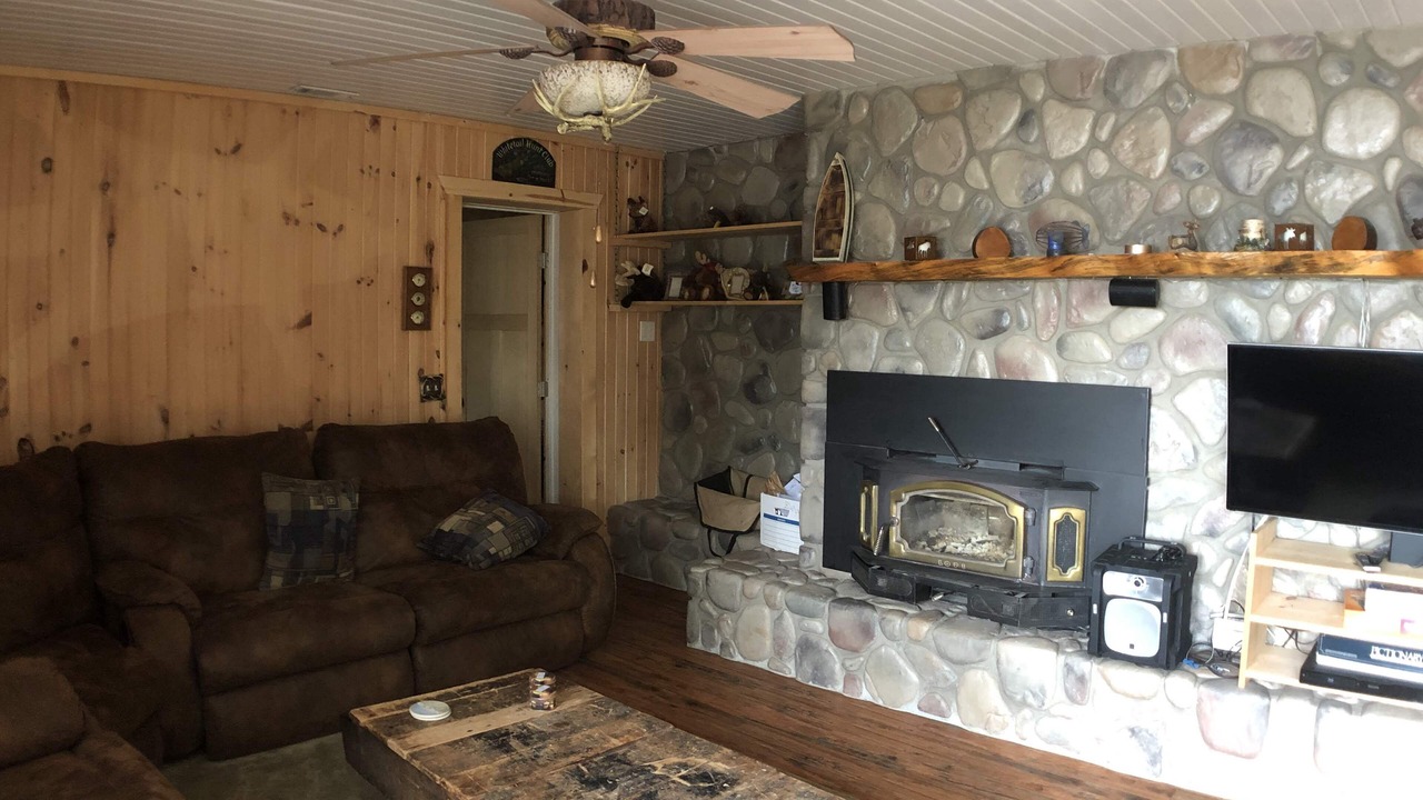 Photo of Livingroom in Allegan