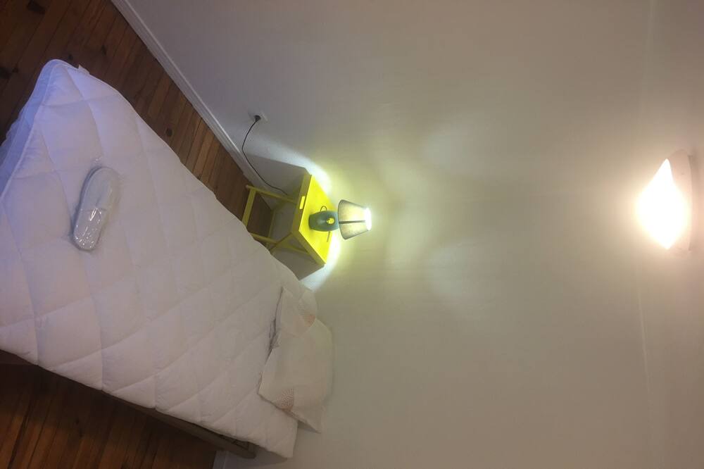 Photo of Bedroom in Elbeuf
