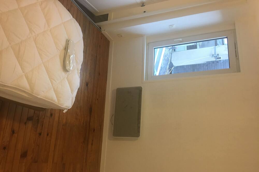Photo of Bedroom in Elbeuf