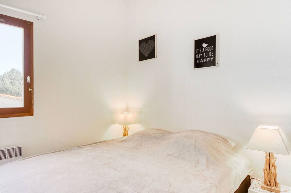 Photo of Bedroom in Les Arenes