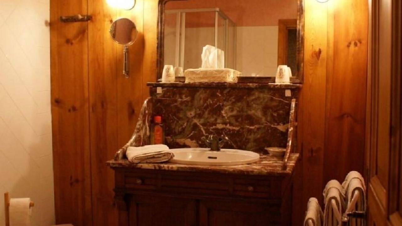 Photo of Bathroom in La Chaise-Dieu