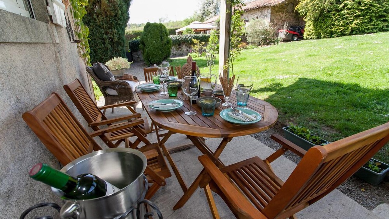 Photo of Patio Balcony in Bussiere-Galant