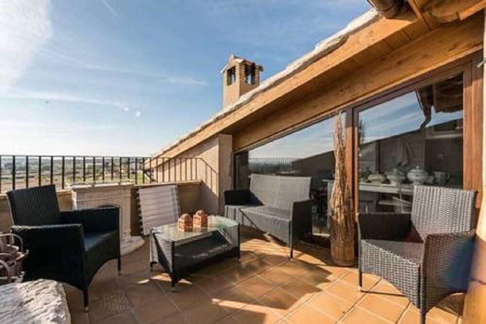Photo of Patio Balcony in Adahuesca