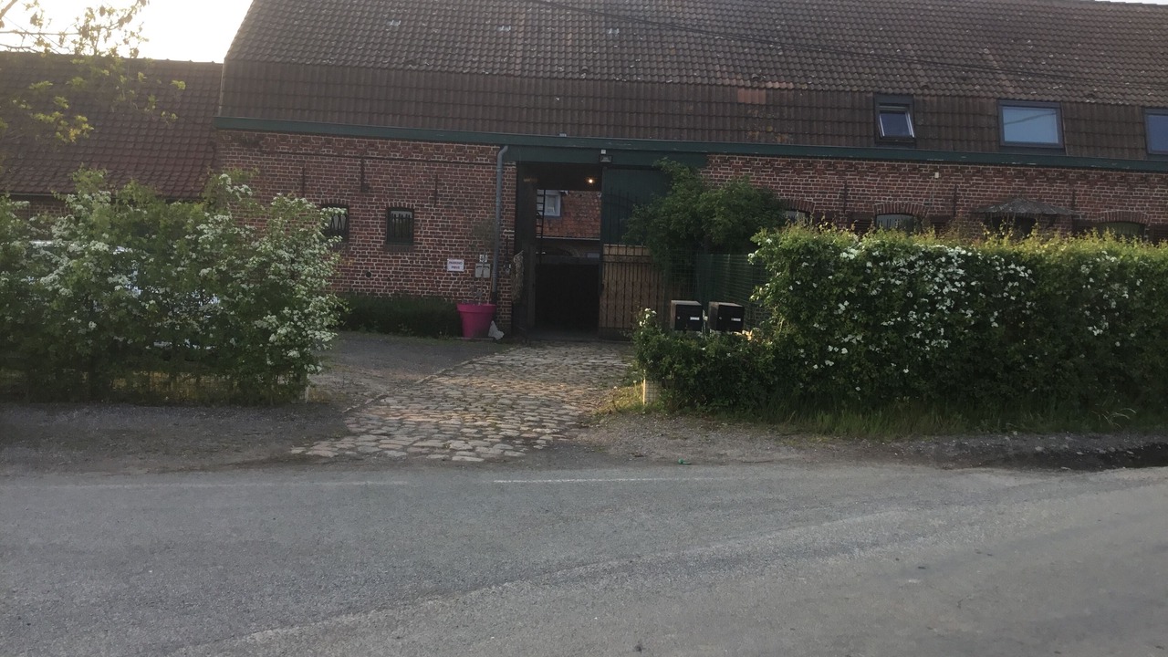 Photo of Buildings in Linselles