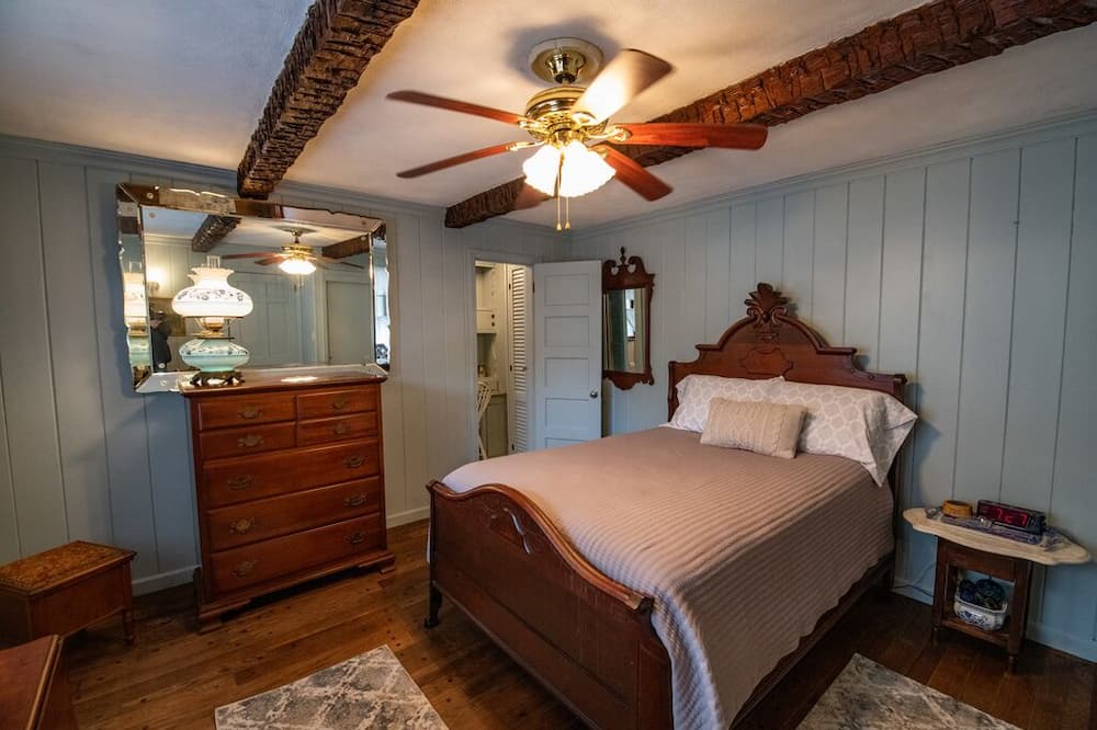 Photo of Bathroom in Cold Spring Harbor