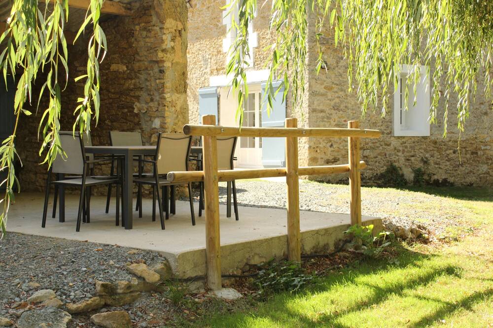 Photo of Patio Balcony in La Jaudonniere
