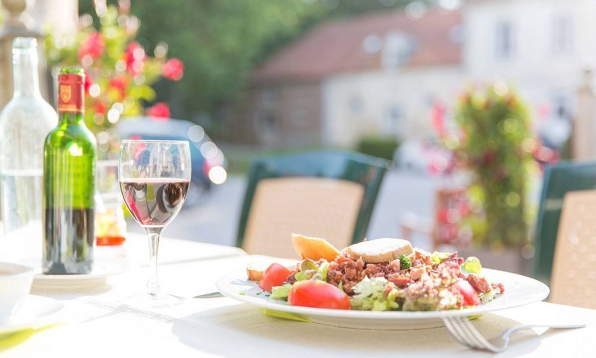 Photo of Others in Guines