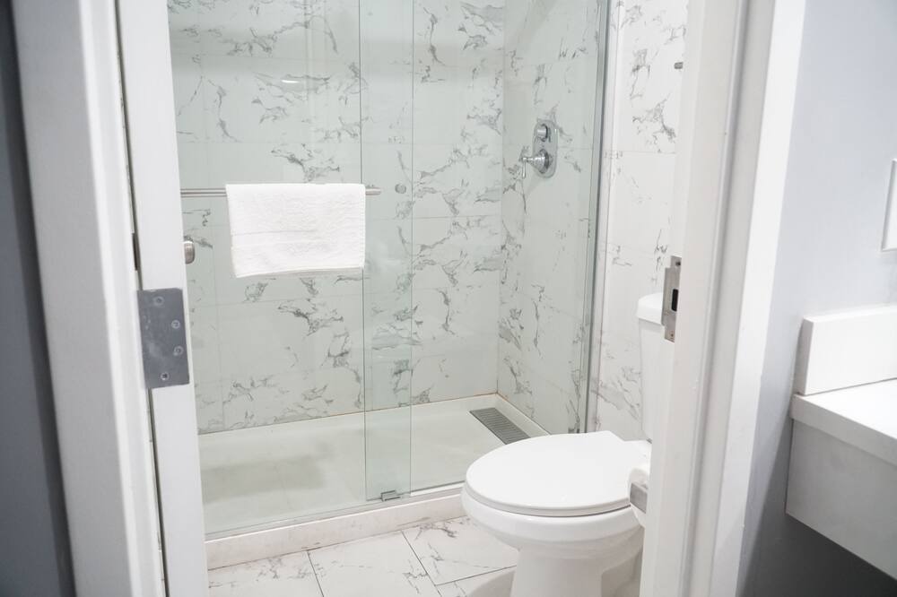 Photo of Bathroom in Baldwin Park