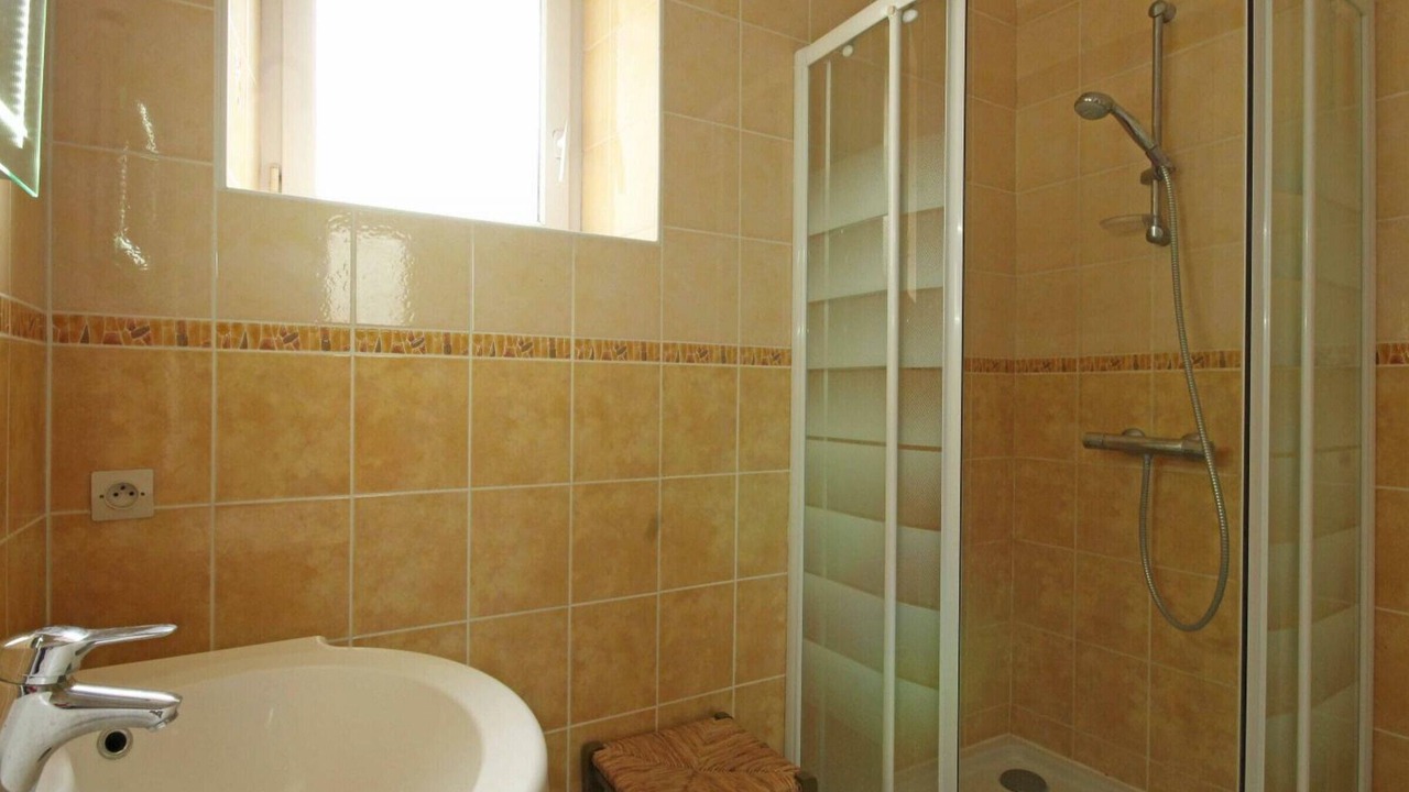 Photo of Bathroom in Montabard