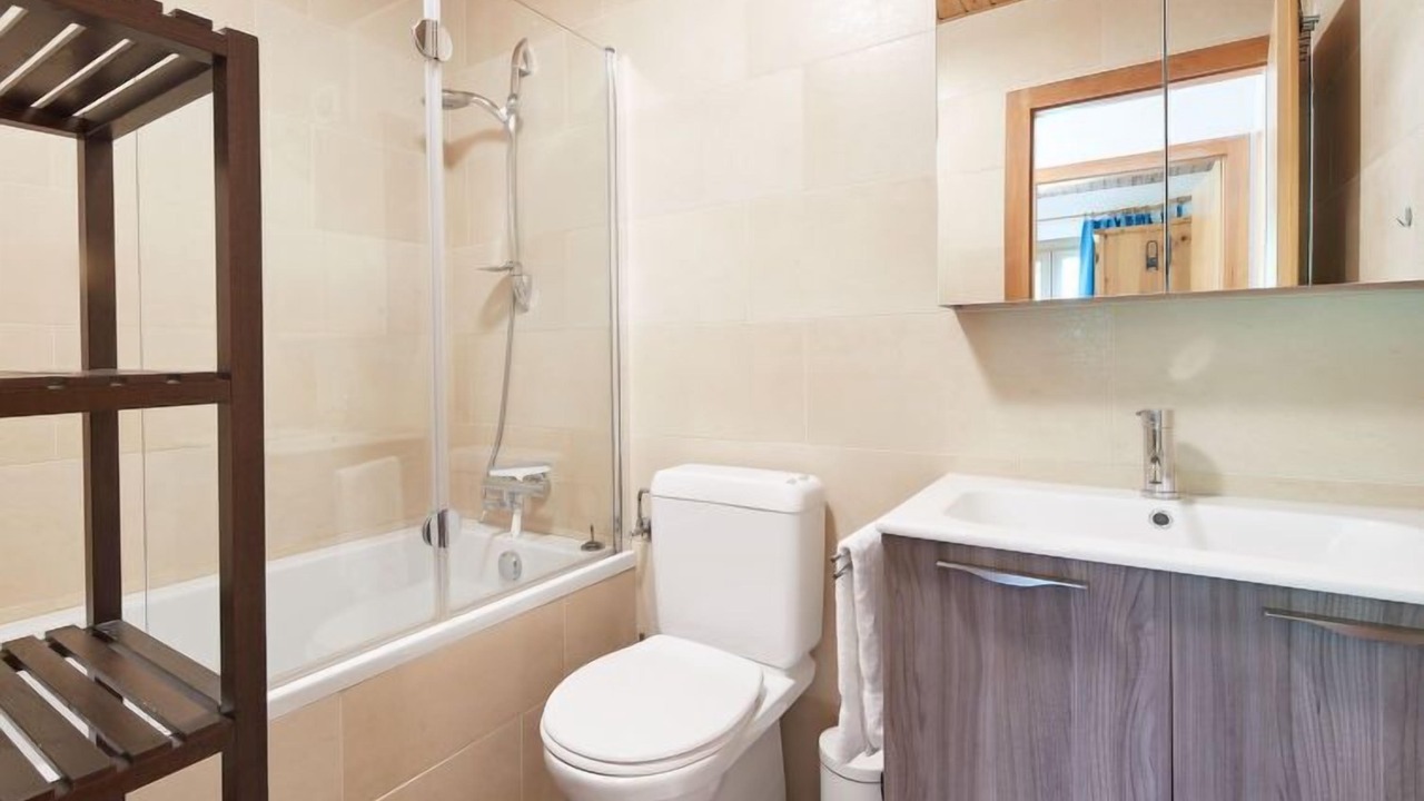 Photo of Bathroom in Vex